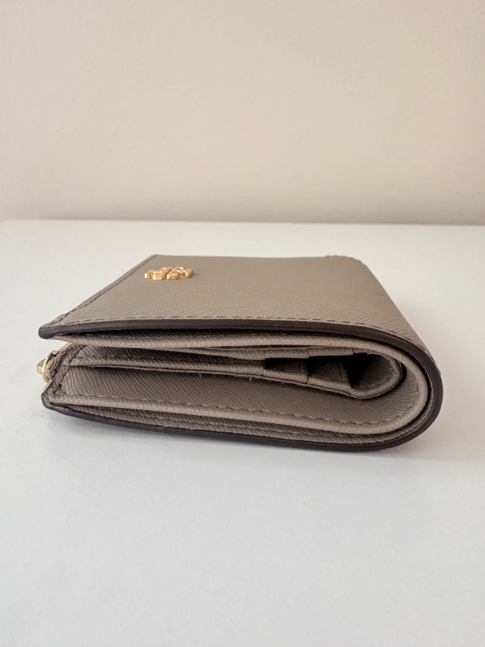 Tory Burch Robinson Slim Bifold / Mini Wallet in Saffiano Leather
